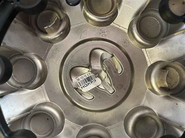 Grote foto dodge ram wieldoppen 52121450 auto onderdelen overige auto onderdelen