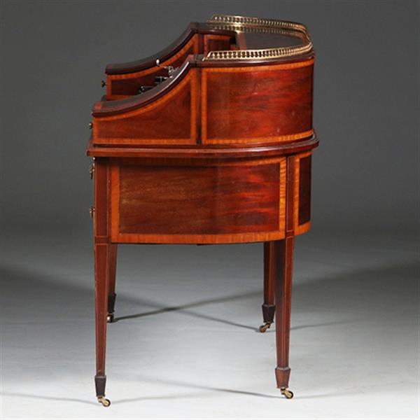 Grote foto carlton house desk maple co in mahonie met bronzen railing en doorleefd antiek leer no.412035 antiek en kunst overige in antiek gebruiksvoorwerpen