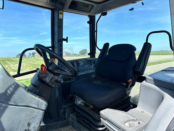 Grote foto new holland m100 agrarisch tractoren