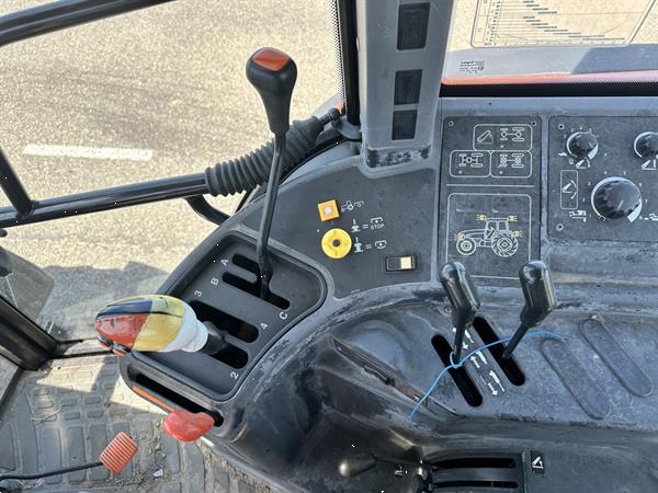 Grote foto new holland m100 agrarisch tractoren