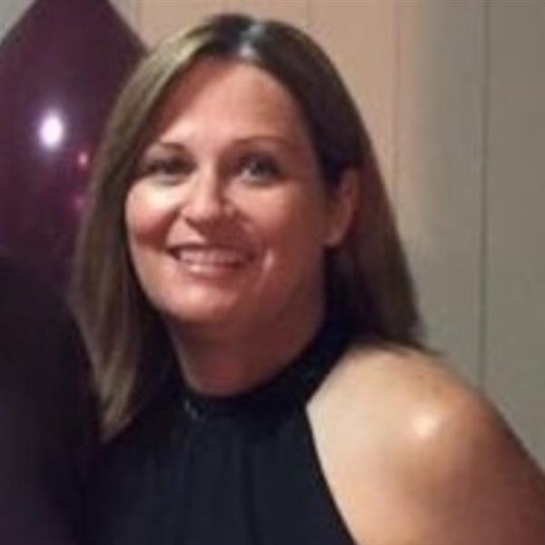 Grote foto na twaalf jaar weer opnieuw op zoek contacten en berichten vrouw zoekt man