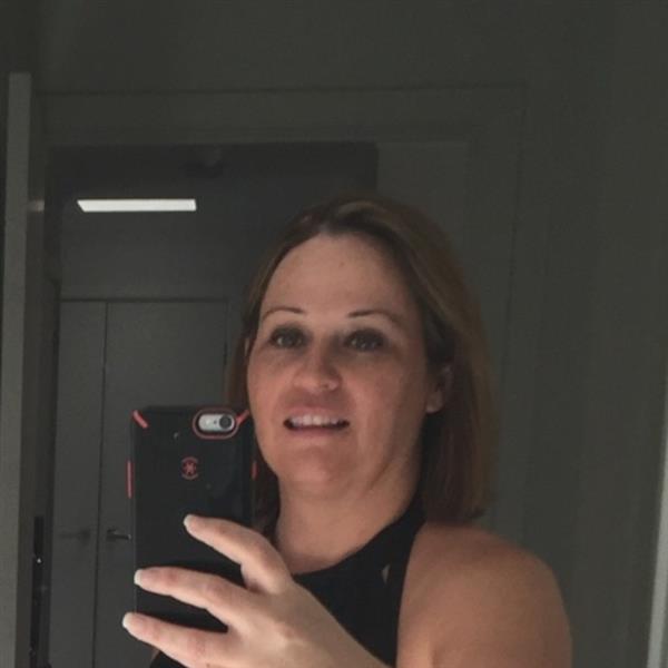 Grote foto na twaalf jaar weer opnieuw op zoek contacten en berichten vrouw zoekt man