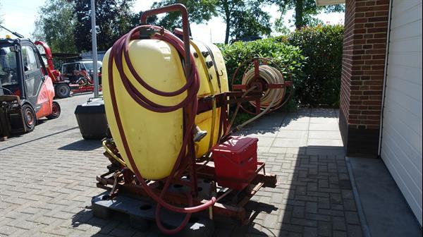 Grote foto hardi onkruidspuit met honda motor agrarisch onkruidbestrijding