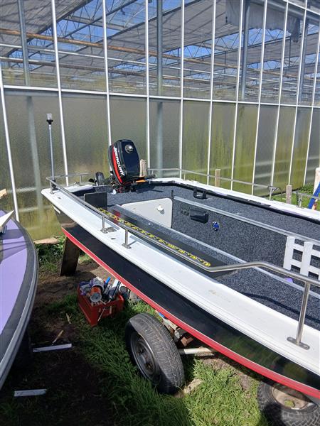 Grote foto visbootje watersport en boten vis en consoleboten