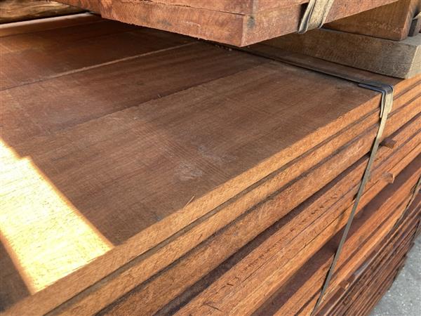 Grote foto 2x20cm hardhout fijnbezaagd 450cm doe het zelf en verbouw hout en planken