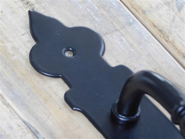 Grote foto deurgreep met sleutelgat zwart gepoedercoat handvat hendel doe het zelf en verbouw materialen en producten