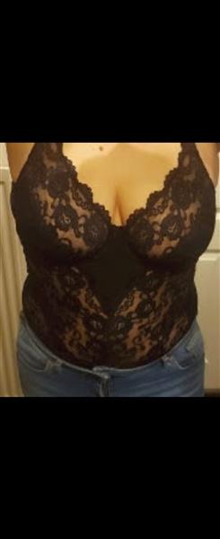 Grote foto gezellige dame komt bij je thuis erotiek escort