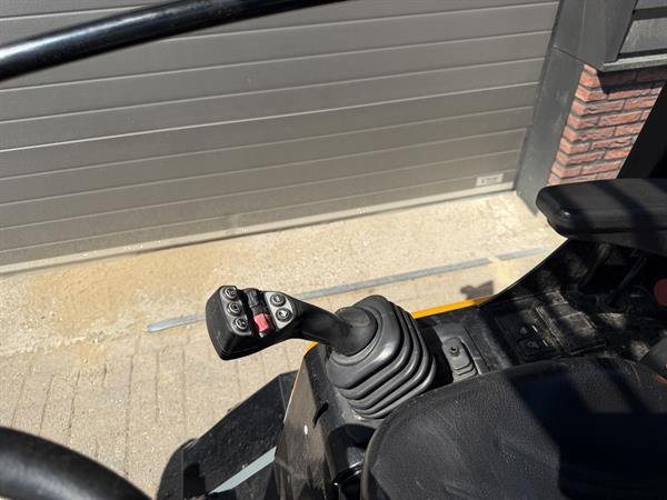 Grote foto giant g2200 e minishovel kniklader elektrisch 2021 agrarisch shovels