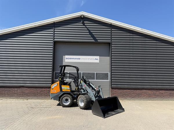 Grote foto giant g2200 e minishovel kniklader elektrisch 2021 agrarisch shovels