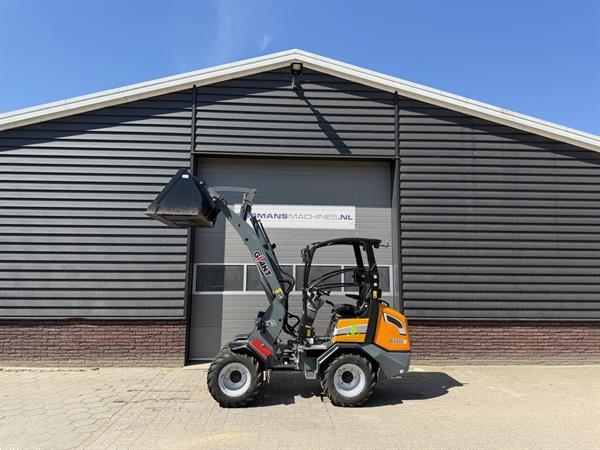 Grote foto giant g2200 e minishovel kniklader elektrisch 2021 agrarisch shovels