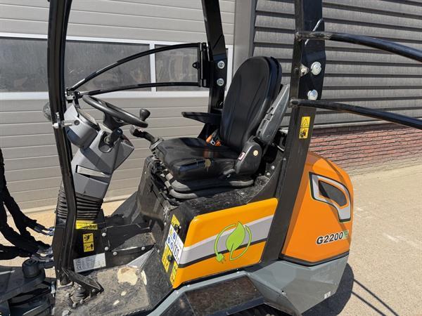 Grote foto giant g2200 e minishovel kniklader elektrisch 2021 agrarisch shovels