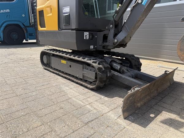 Grote foto volvo ec18e minigraver bj 2023 sloop sorteer functie 395 lease doe het zelf en verbouw kranen en graafmachines