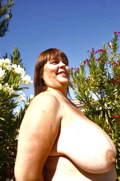 Grote foto dikke tieten en een ruime poes erotiek vrouw zoekt man