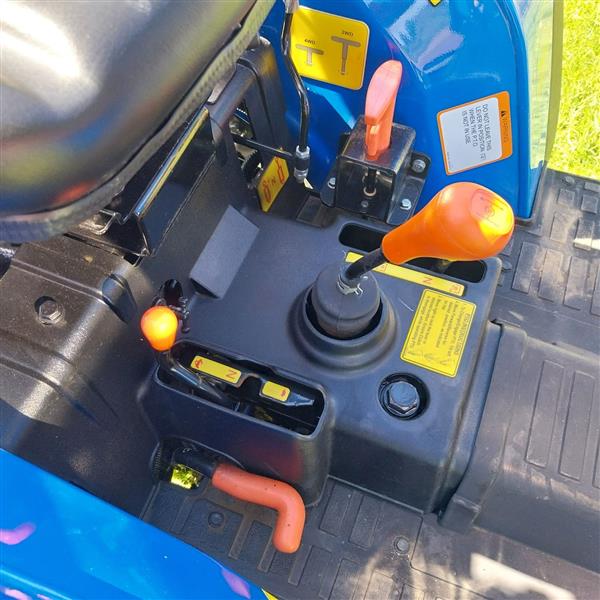 Grote foto solis s22 6 2 4wd rops s demo bj2023 met slechts 14 uur agrarisch tractoren