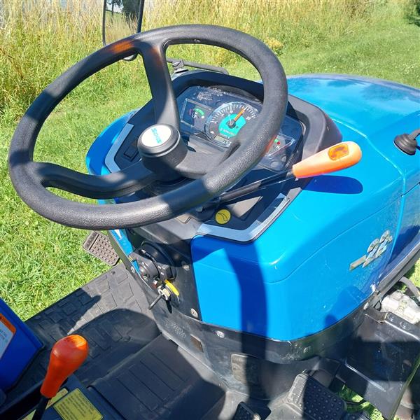 Grote foto solis s22 6 2 4wd rops s demo bj2023 met slechts 14 uur agrarisch tractoren