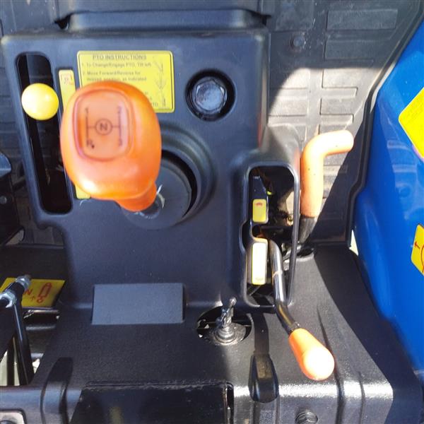Grote foto solis s22 6 2 4wd rops s demo bj2023 met slechts 14 uur agrarisch tractoren