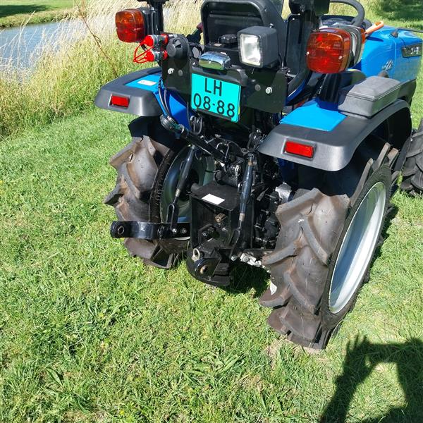 Grote foto solis s22 6 2 4wd rops s demo bj2023 met slechts 14 uur agrarisch tractoren