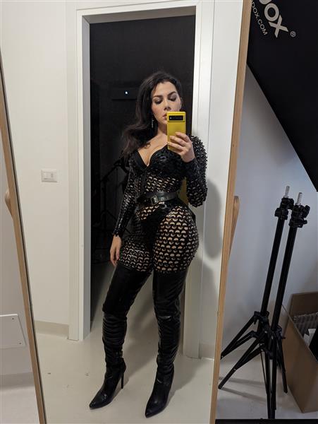 Grote foto vrouw zoekt man op telegram emilymeyr00 contacten en berichten vrouw zoekt man