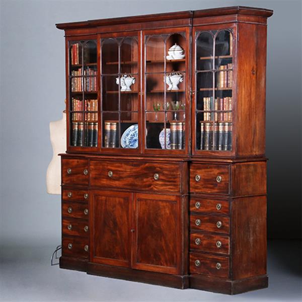 Grote foto engels georgian break front bibliotheekkast ca 1810 in mahonie met uittrekbaar bureau no.422405 antiek en kunst overige in antiek gebruiksvoorwerpen