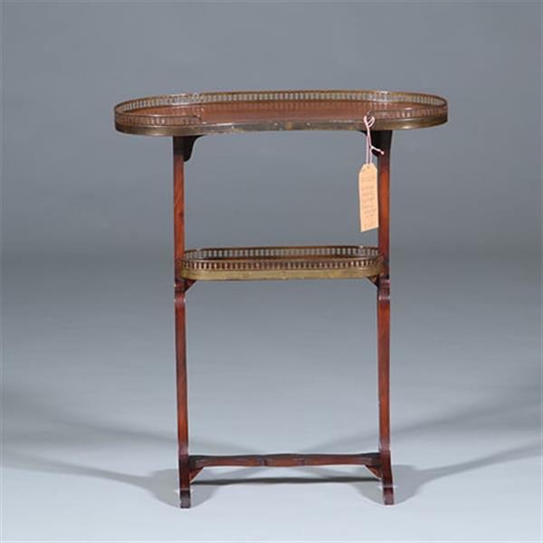 Grote foto niervormige etagiere of bijzettafel met messing rand en zonmotief ca 1900 no.422445 antiek en kunst stoelen en banken