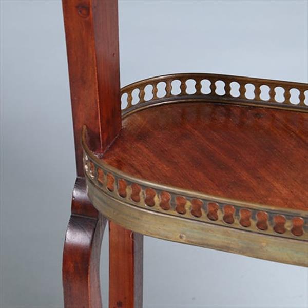 Grote foto niervormige etagiere of bijzettafel met messing rand en zonmotief ca 1900 no.422445 antiek en kunst stoelen en banken