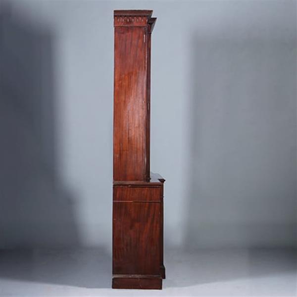 Grote foto grote break front bibliotheekkast met 6 deuren en 12 laden ca 1900 no.422410 antiek en kunst stoelen en banken