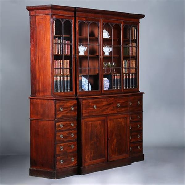 Grote foto engels georgian break front bibliotheekkast ca 1810 in mahonie met uittrekbaar bureau no.422405 antiek en kunst overige in antiek gebruiksvoorwerpen