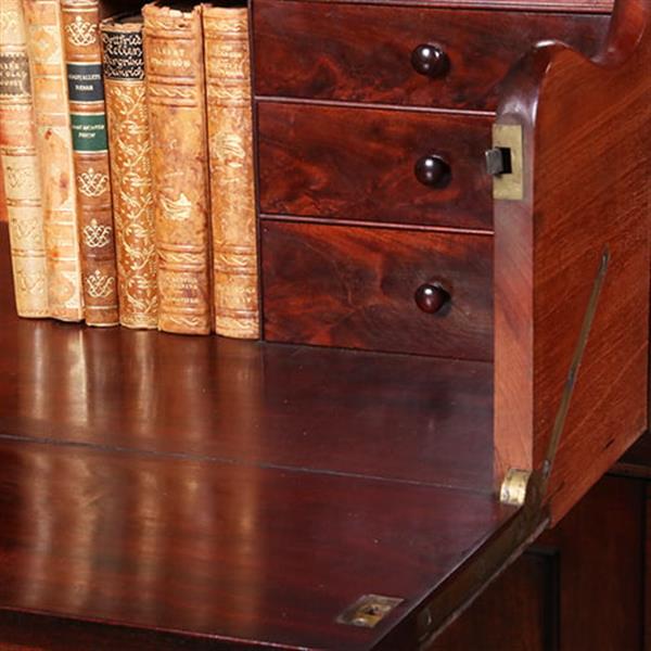 Grote foto engels georgian break front bibliotheekkast ca 1810 in mahonie met uittrekbaar bureau no.422405 antiek en kunst overige in antiek gebruiksvoorwerpen