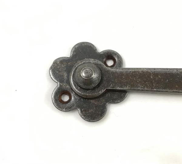 Grote foto een grendel slot voor op de poort valslot gemaakt van zwaar smeedijzer doe het zelf en verbouw materialen en producten