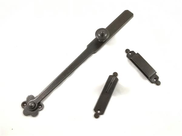 Grote foto een grendel slot voor op de poort valslot gemaakt van zwaar smeedijzer doe het zelf en verbouw materialen en producten