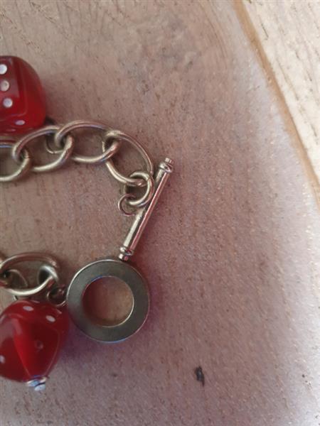Grote foto bow and crossbones dice bracelet. kleding dames sieraden