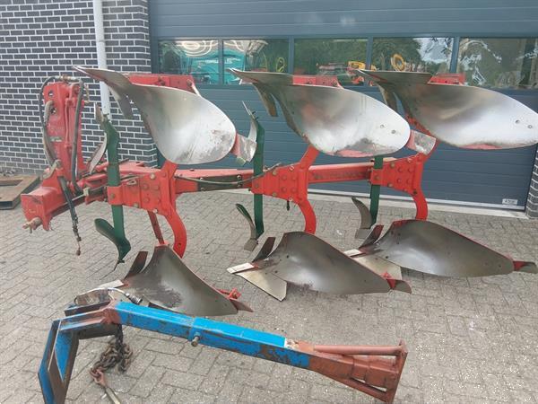 Grote foto vogel en noot m950 3 schaar ploeg agrarisch ploegen