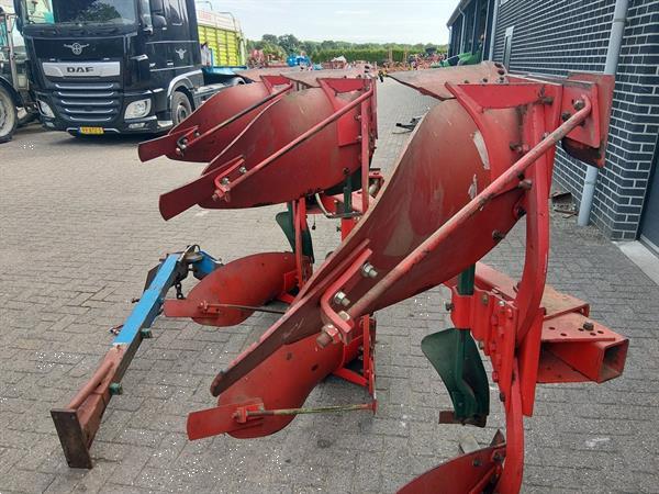 Grote foto vogel en noot m950 3 schaar ploeg agrarisch ploegen