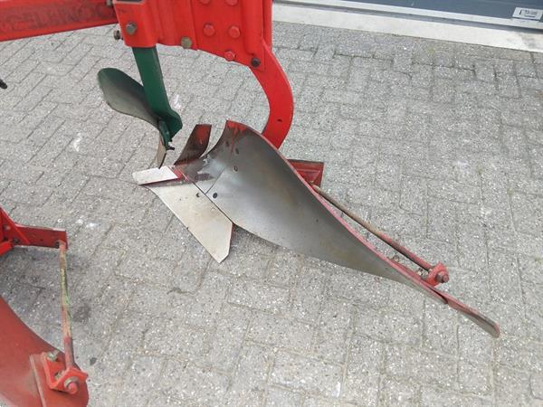Grote foto vogel en noot m950 3 schaar ploeg agrarisch ploegen