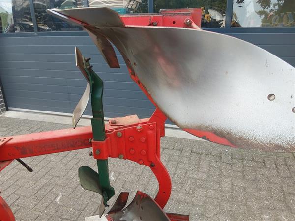 Grote foto vogel en noot m950 3 schaar ploeg agrarisch ploegen