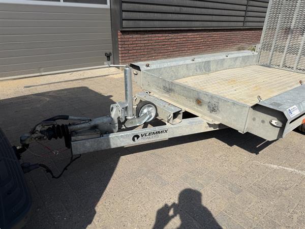 Grote foto vlemmix 2700 kg machinetransporter 300x150 gebruikt belgische papieren agrarisch aanhangwagens
