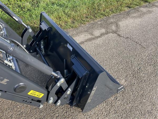 Grote foto knegt 404 compact tractor nieuw met frontlader 340 lease agrarisch tractoren