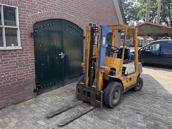 Grote foto heftruck toyota 2500kg lpg agrarisch heftrucks