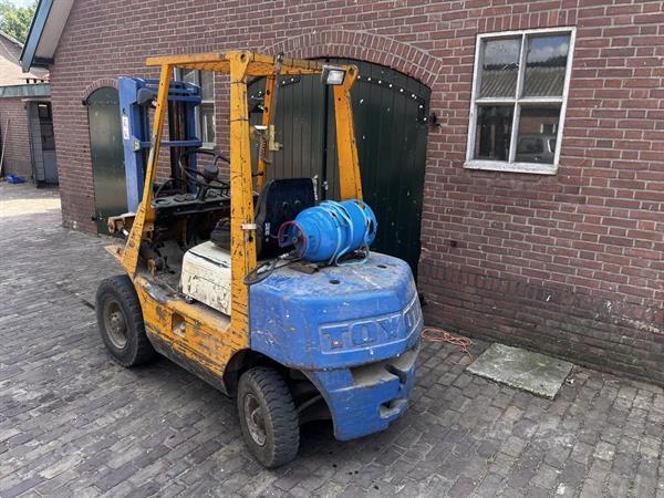 Grote foto heftruck toyota 2500kg lpg agrarisch heftrucks