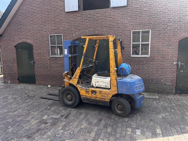 Grote foto heftruck toyota 2500kg lpg agrarisch heftrucks