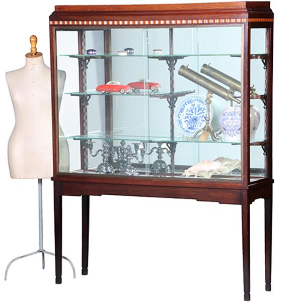 Grote foto art deco vitrinekast in mahonie met contrasterende essenhouten golflijst ca 1915 no.421025 antiek en kunst stoelen en banken