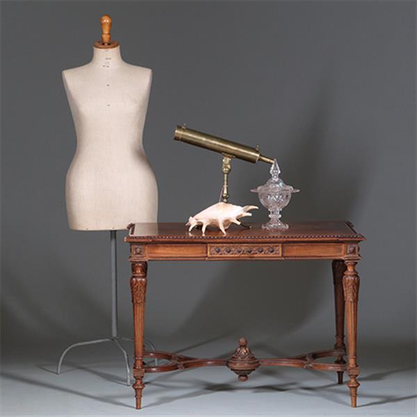 Grote foto schrijftafeltje of wandtafel in notenhout met brede lade frankrijk ca 1860 no.422435 antiek en kunst stoelen en banken