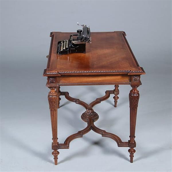 Grote foto schrijftafeltje of wandtafel in notenhout met brede lade frankrijk ca 1860 no.422435 antiek en kunst stoelen en banken