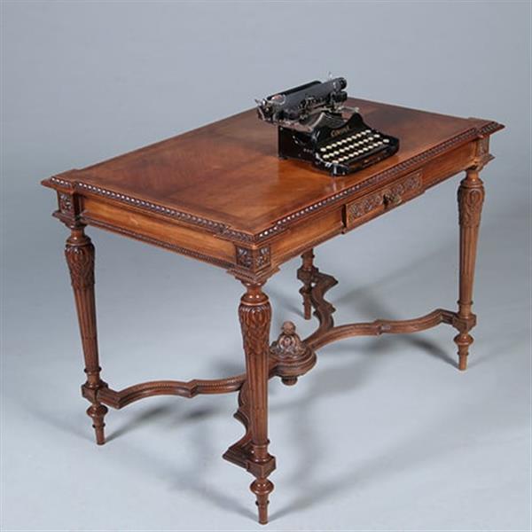 Grote foto schrijftafeltje of wandtafel in notenhout met brede lade frankrijk ca 1860 no.422435 antiek en kunst stoelen en banken