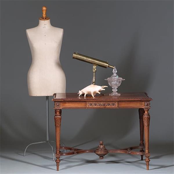 Grote foto schrijftafeltje of wandtafel in notenhout met brede lade frankrijk ca 1860 no.422435 antiek en kunst stoelen en banken