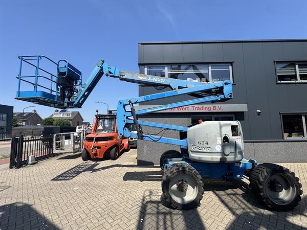 Grote foto genie z45 25j knikarmhoogwerker arbeitsbuhne 16m werkhoogte 4x4 deutz diesel 2005 doe het zelf en verbouw hoogwerkers