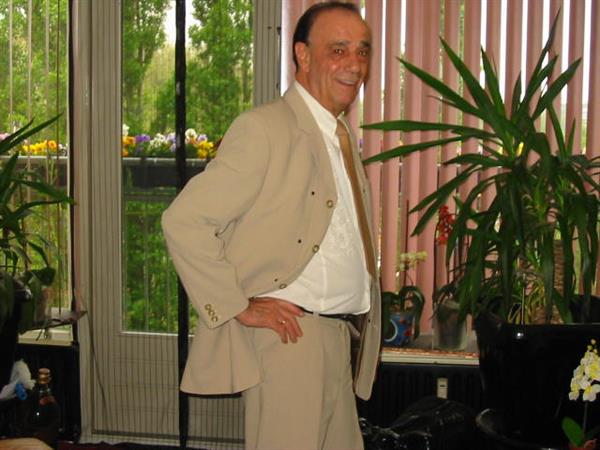 Grote foto hi kan jij het ook nog steeds maar niet vinden contacten en berichten vriendschappen