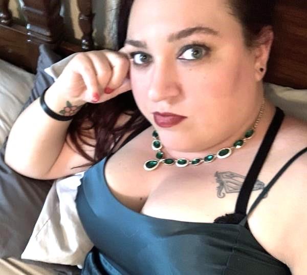 Grote foto beetje mollig met lekkere tieten erotiek contact vrouw zoekt man