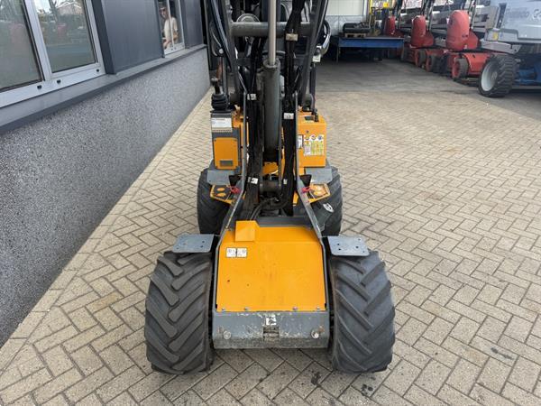 Grote foto giant d 254sw mini shovel wiellader 2016 bak vorkenbord 996uur agrarisch shovels