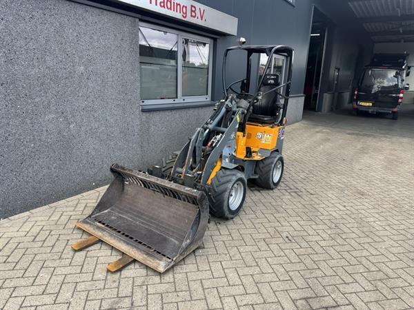 Grote foto giant d 254sw mini shovel wiellader 2016 bak vorkenbord 996uur agrarisch shovels